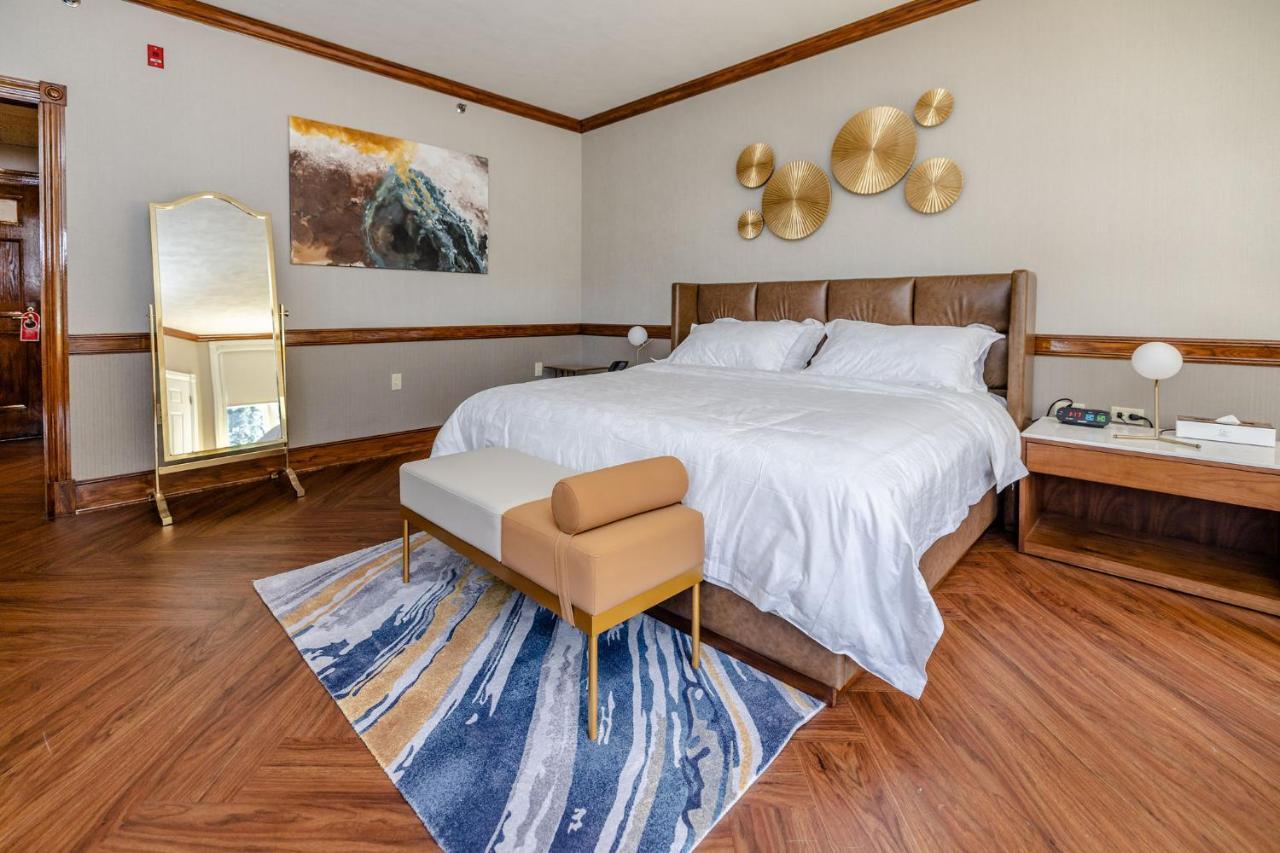 Chateau Merrimack Hotel & Spa Tyngsboro Dış mekan fotoğraf